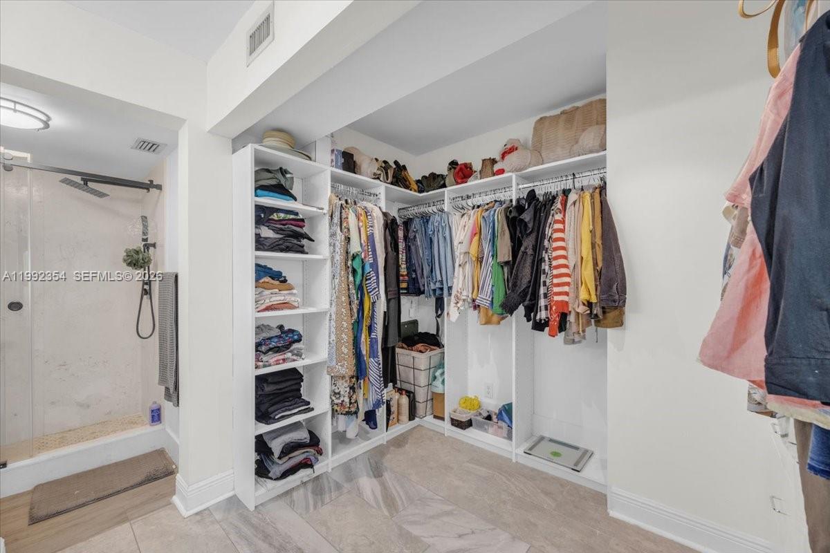 LINCOLN SQUARE CONDO - Residential