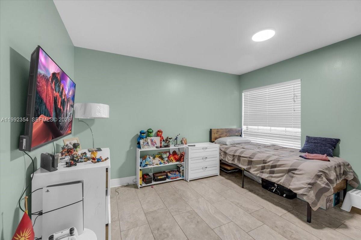 LINCOLN SQUARE CONDO - Residential