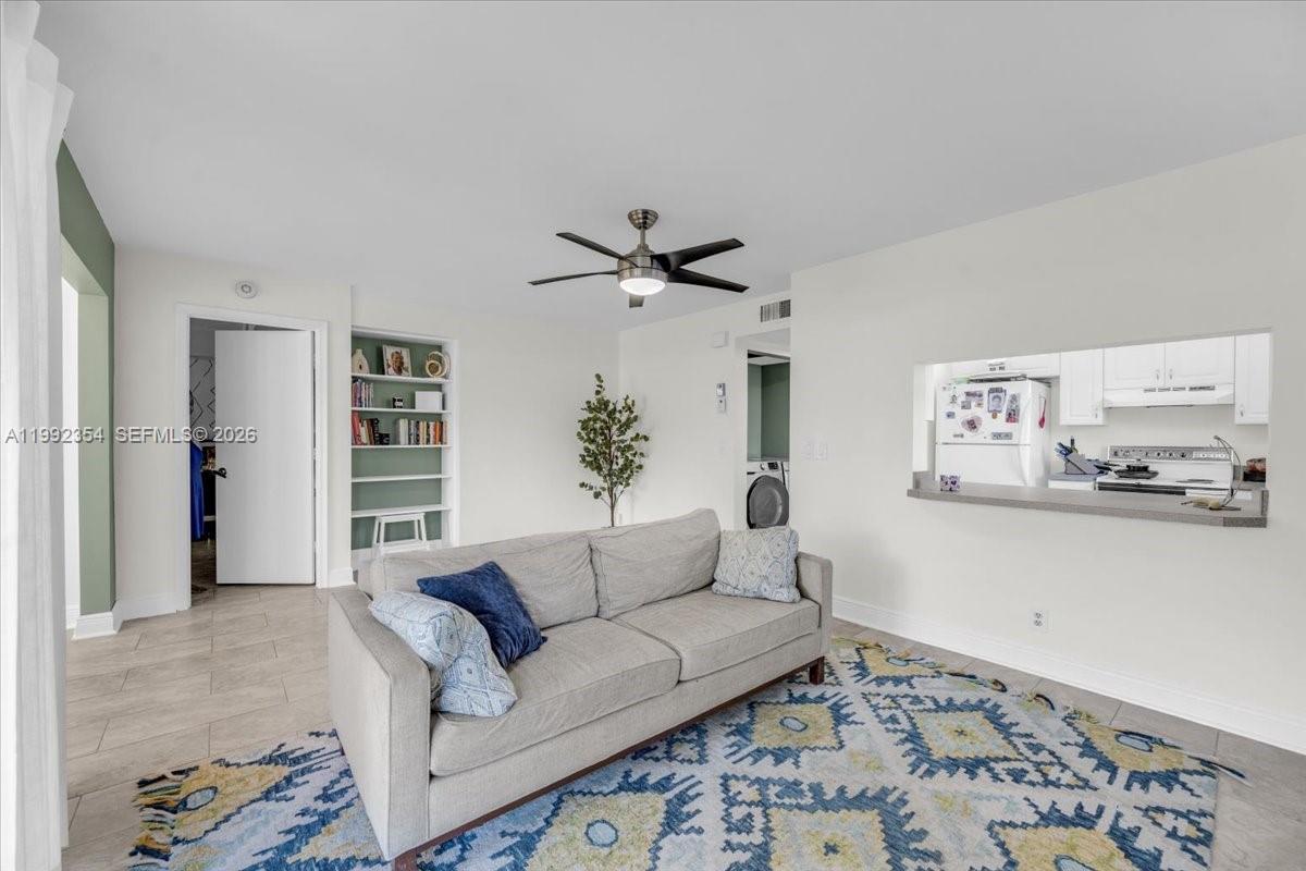 LINCOLN SQUARE CONDO - Residential