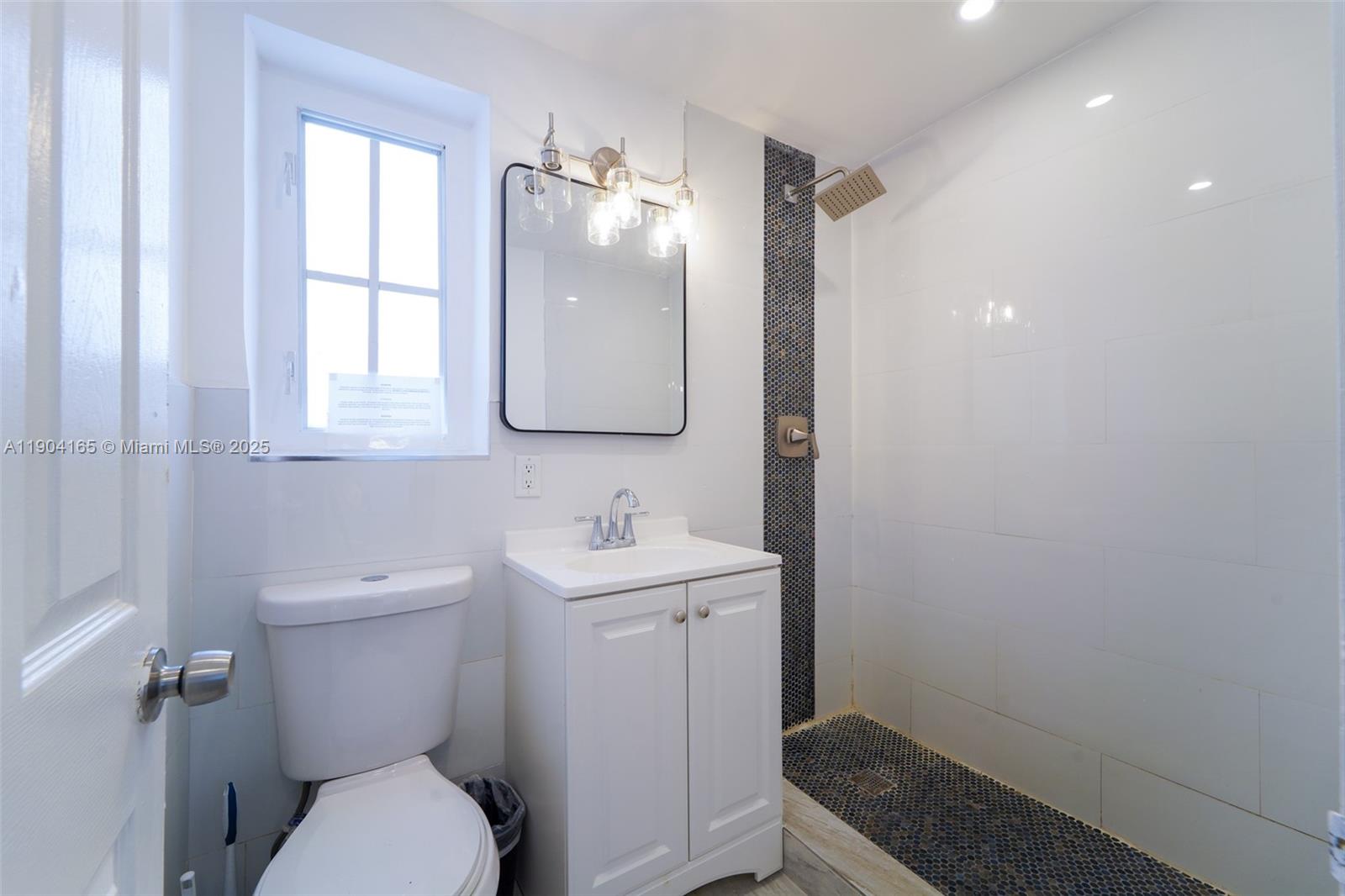 LINCOLN SUB - Residential Lease