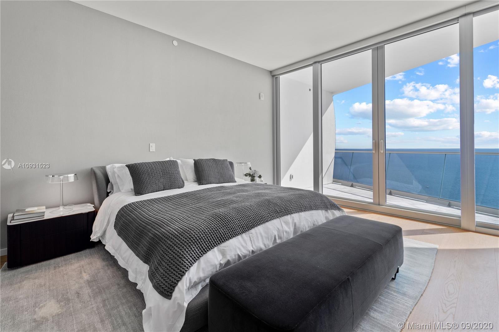 JADE SIGNATURE CONDO - Residential