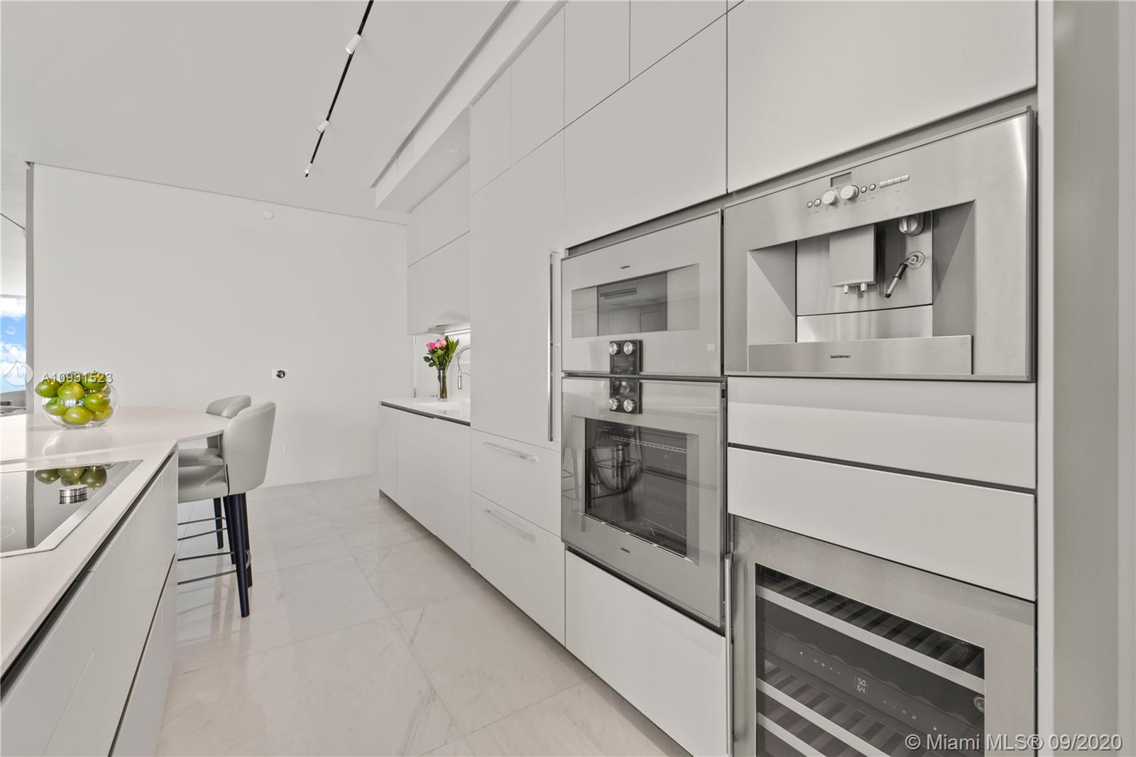 JADE SIGNATURE CONDO - Residential