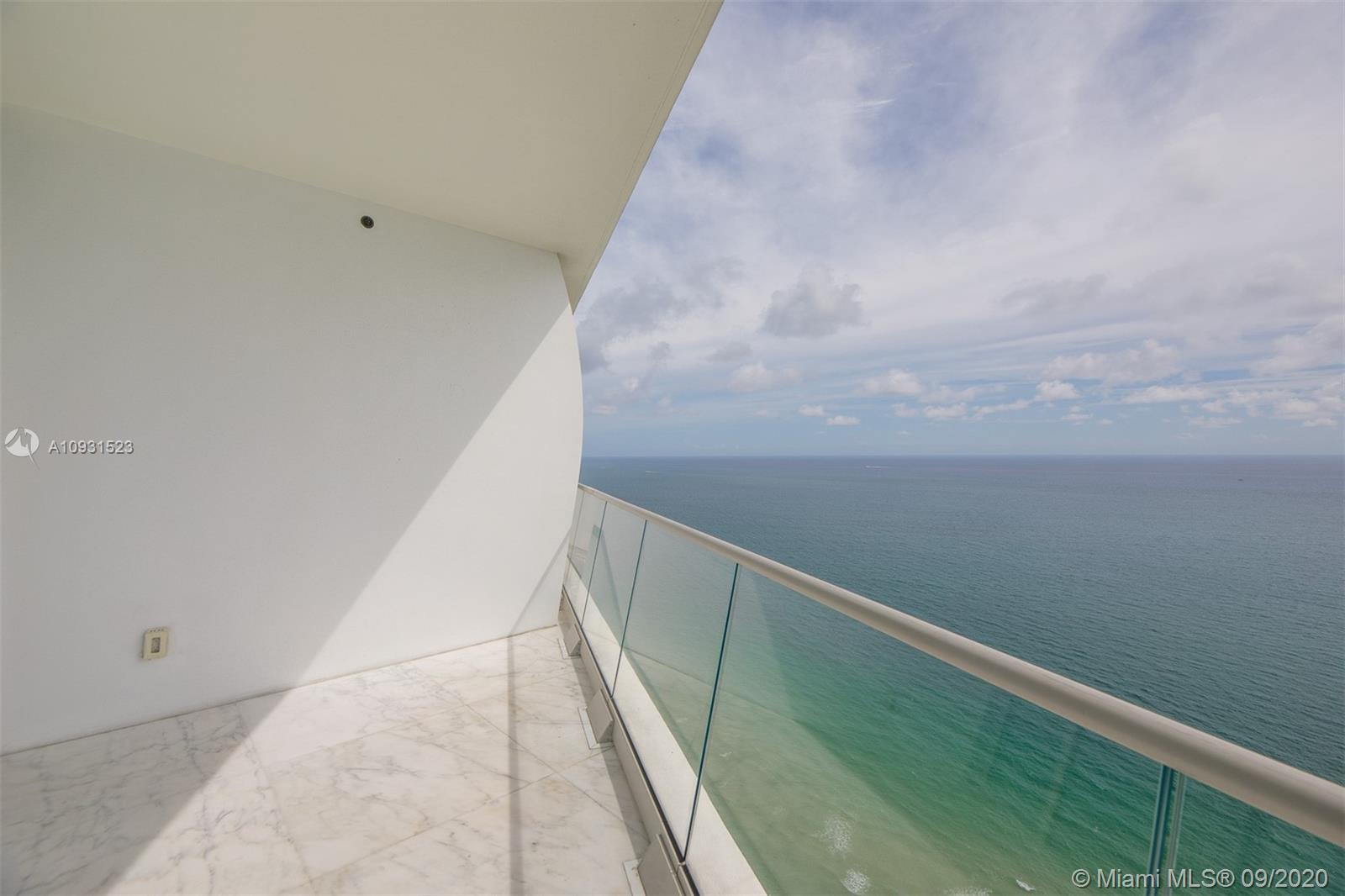 JADE SIGNATURE CONDO - Residential