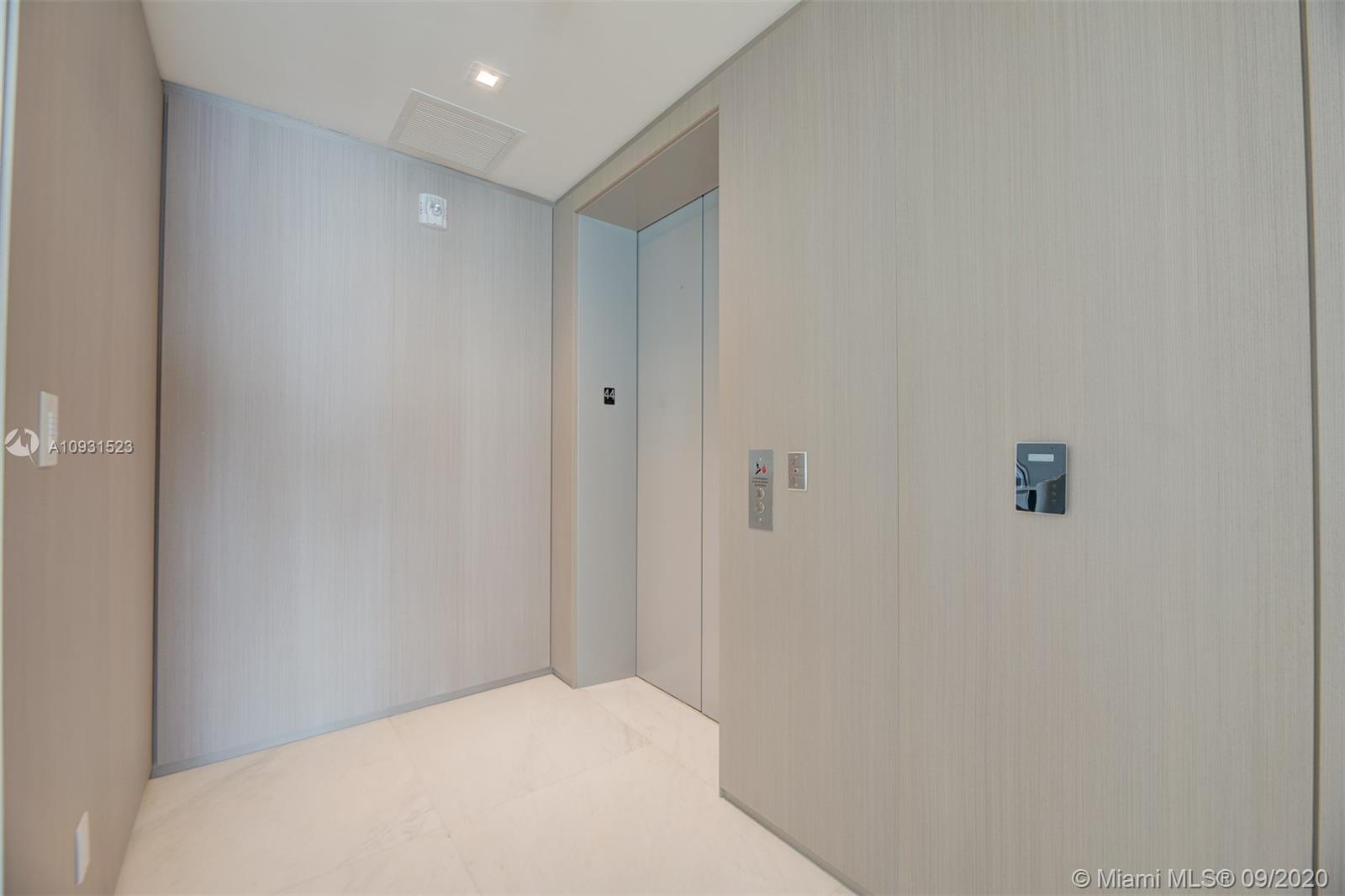 JADE SIGNATURE CONDO - Residential