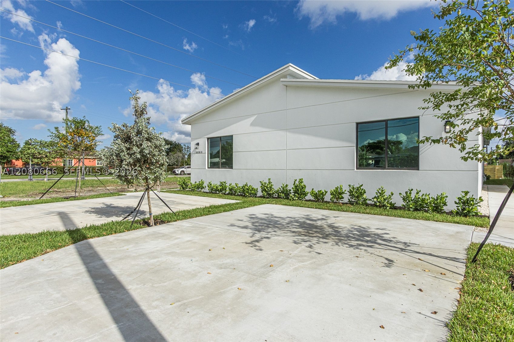 5535 SW 19th St