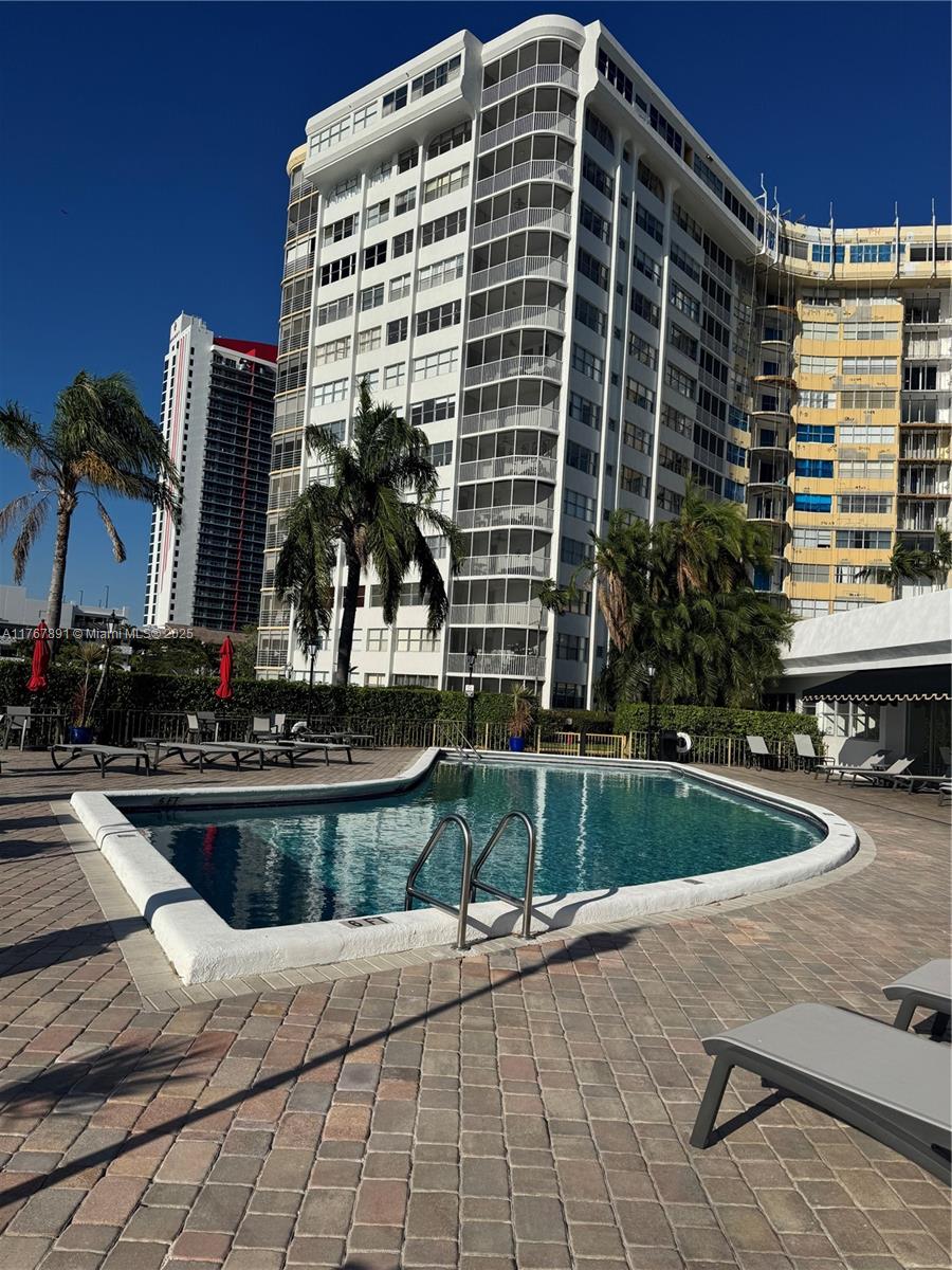 LAKE POINT TOWER CONDOMIN - Residential Lease