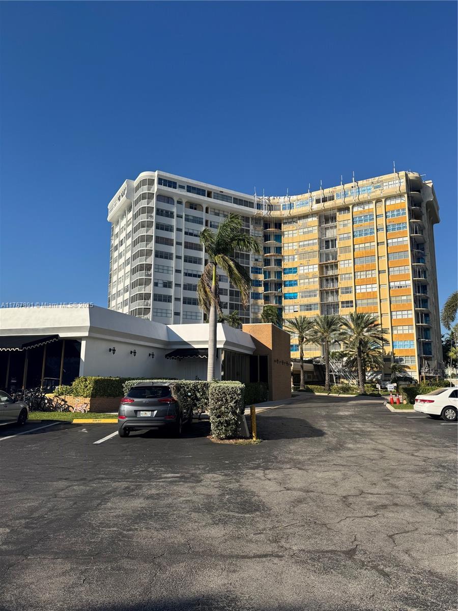 Rental Property at 100 Golden Isles Dr 1014, Hallandale Beach, Broward County, Florida - Bedrooms: 1 
Bathrooms: 2  - $2,500 MO.