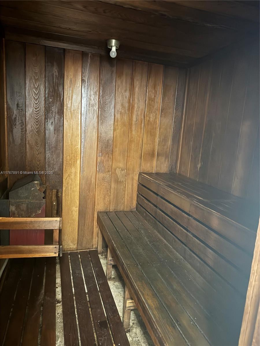 LAKE POINT TOWER CONDOMIN - Residential Lease