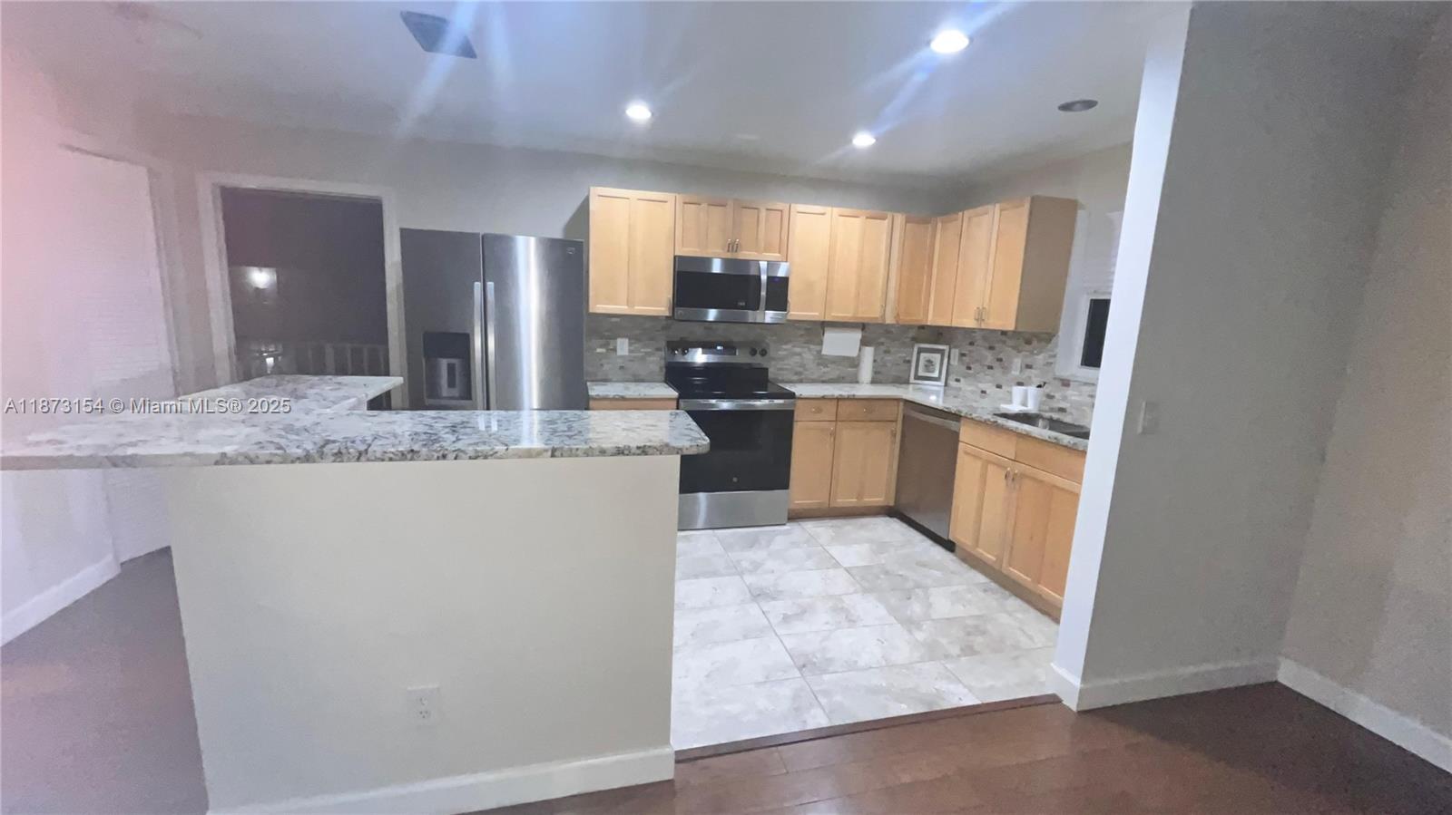 BARBICAN CONDO - Residential