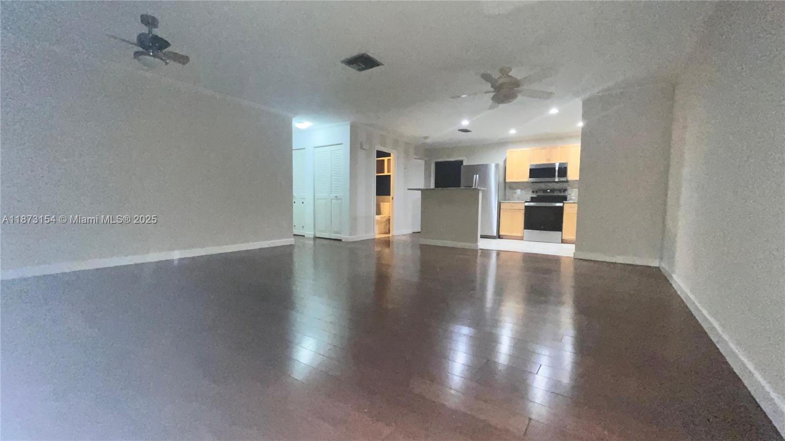 BARBICAN CONDO - Residential