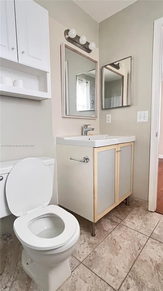 BARBICAN CONDO - Residential