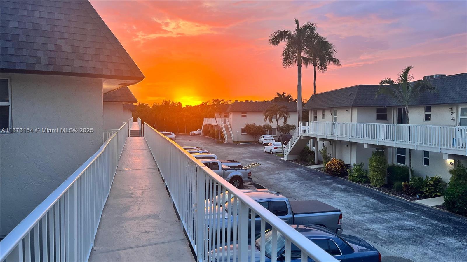 BARBICAN CONDO - Residential