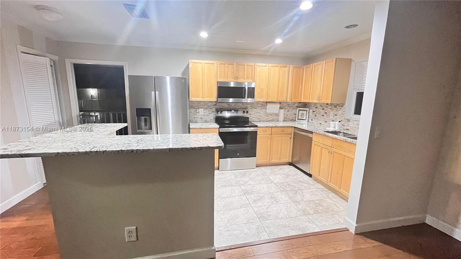 BARBICAN CONDO - Residential