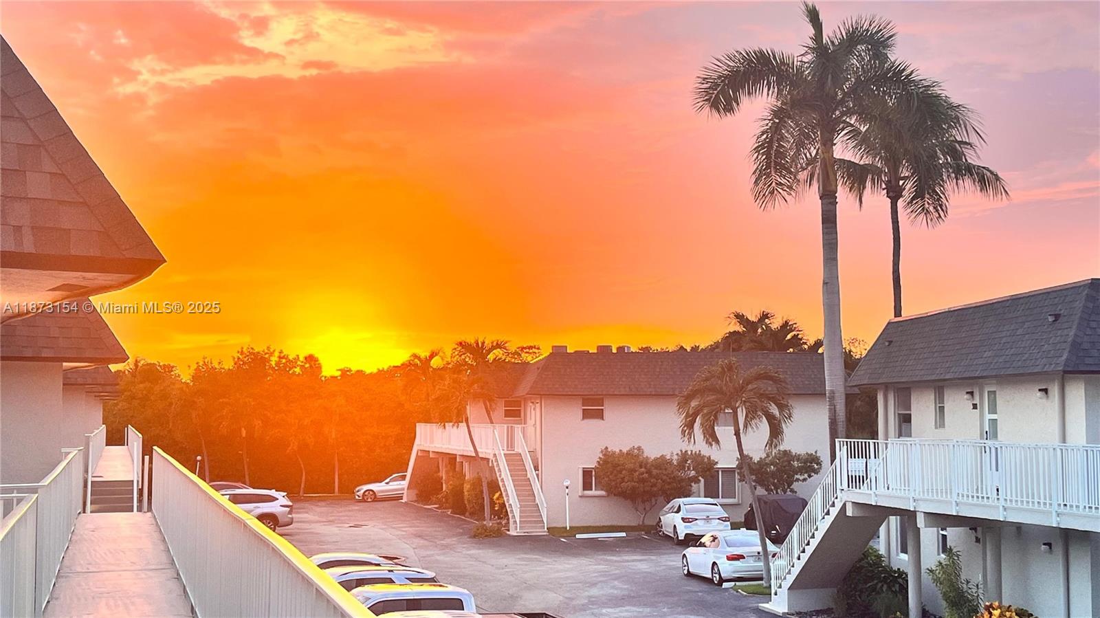 BARBICAN CONDO - Residential