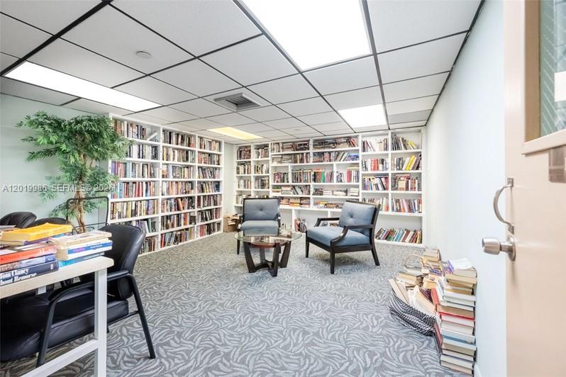 SUMMIT CONDO - Residential