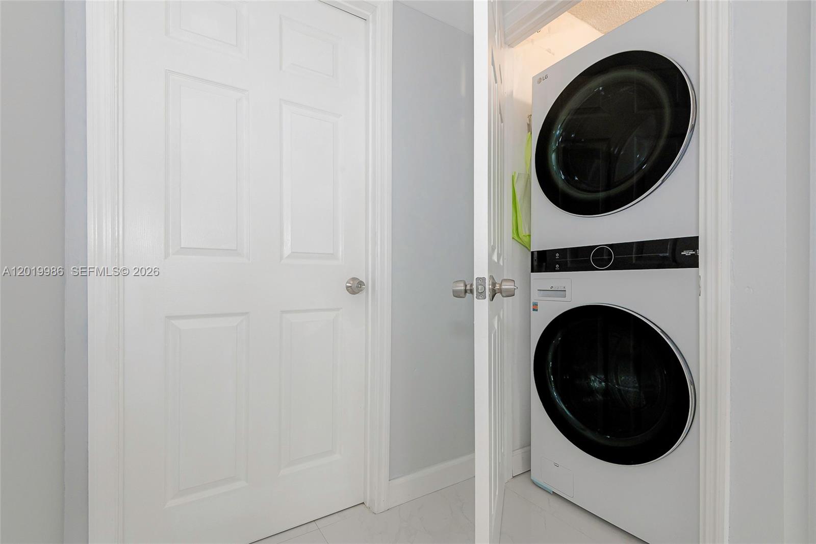 SUMMIT CONDO - Residential