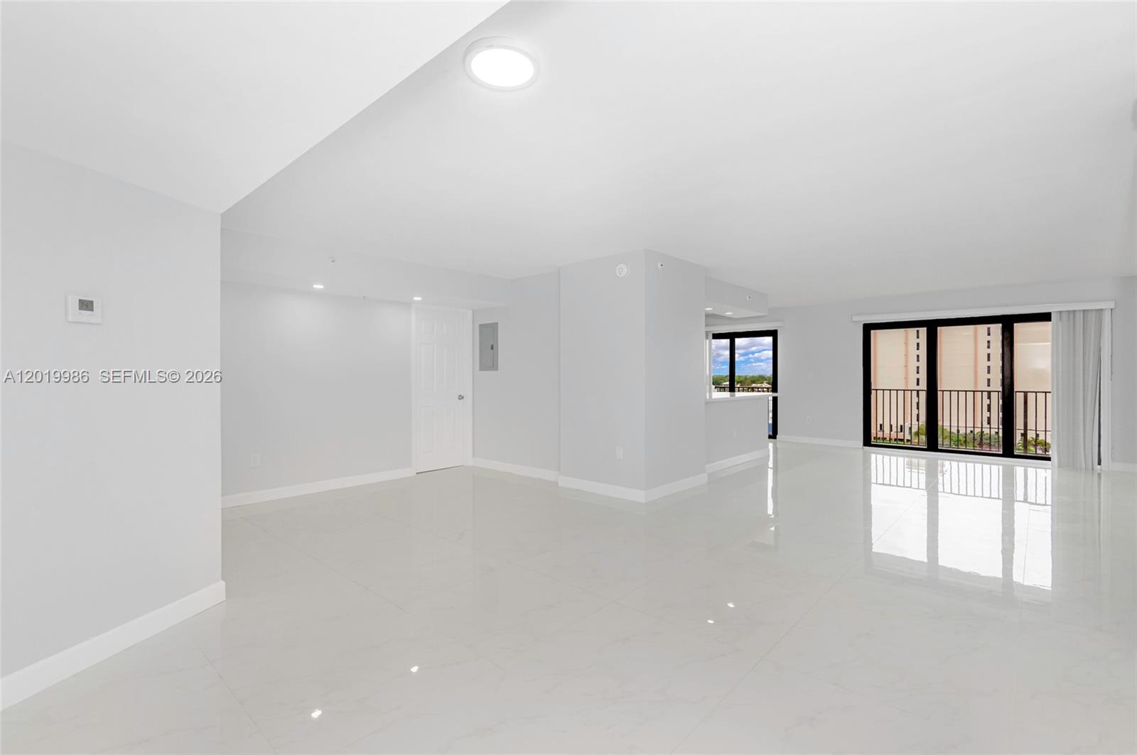 SUMMIT CONDO - Residential