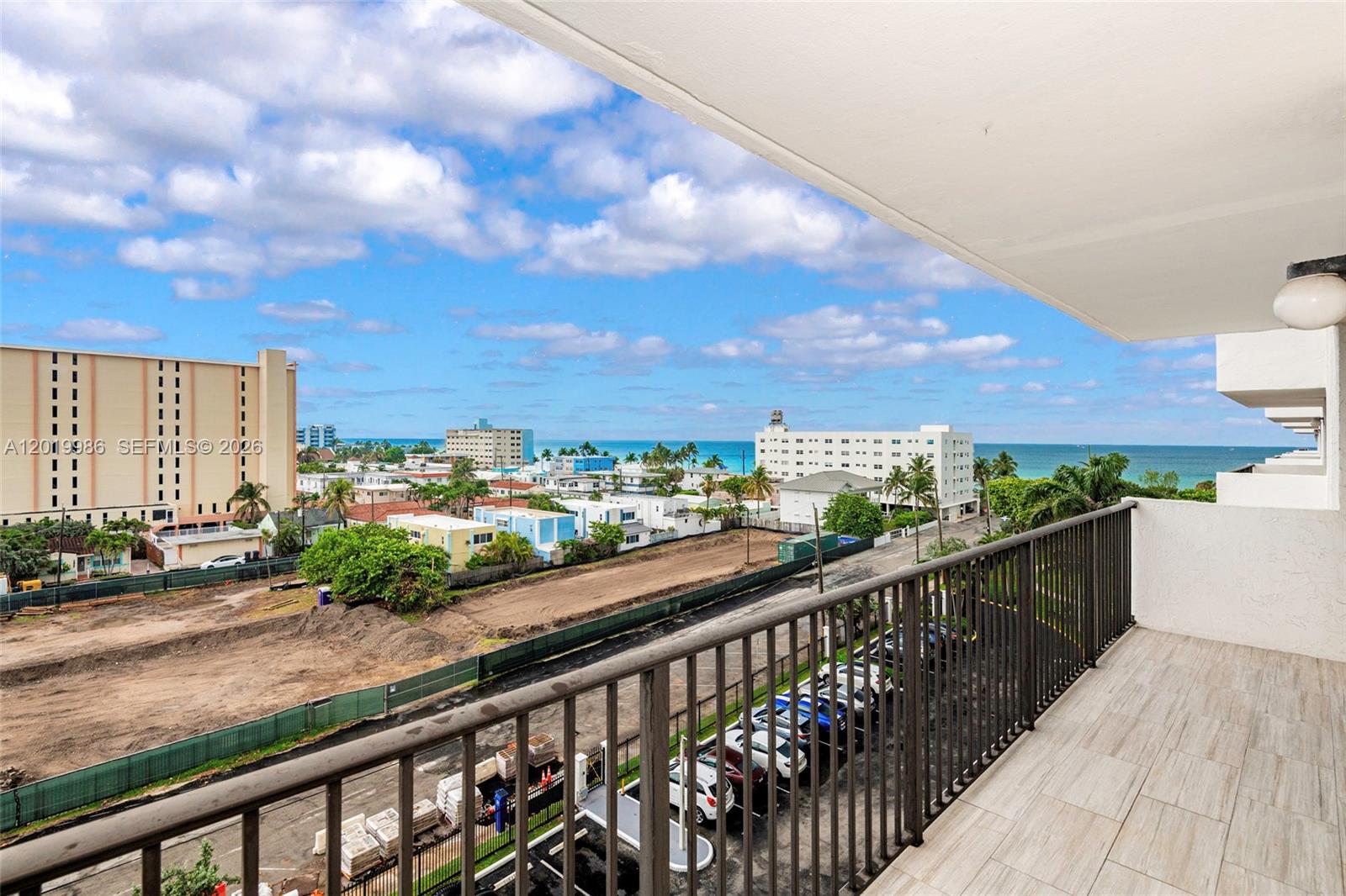 SUMMIT CONDO - Residential