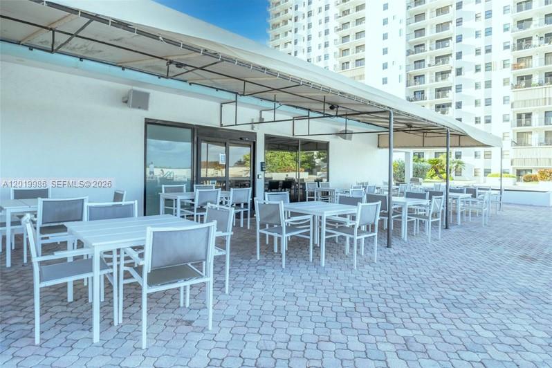 SUMMIT CONDO - Residential