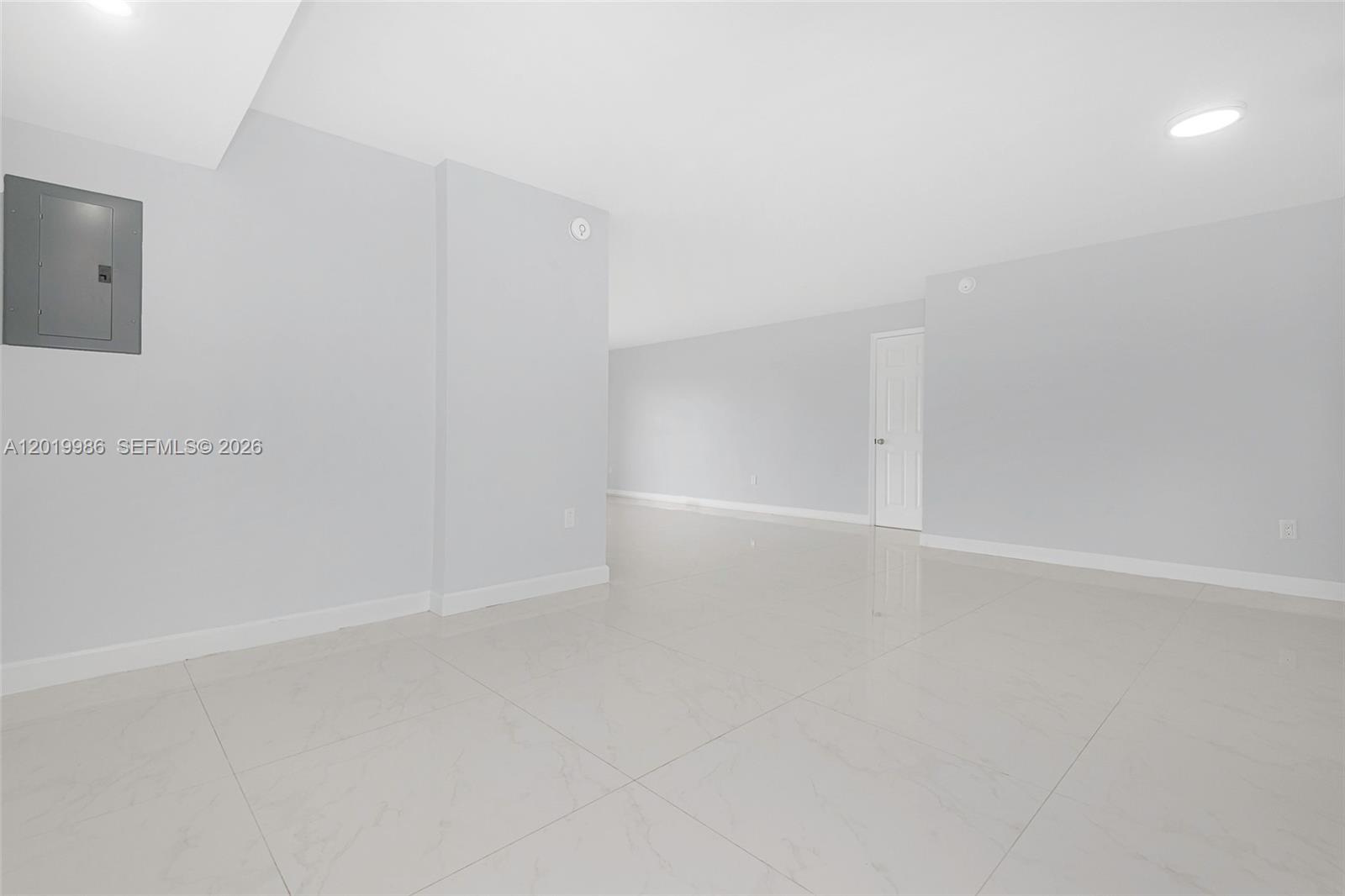 SUMMIT CONDO - Residential