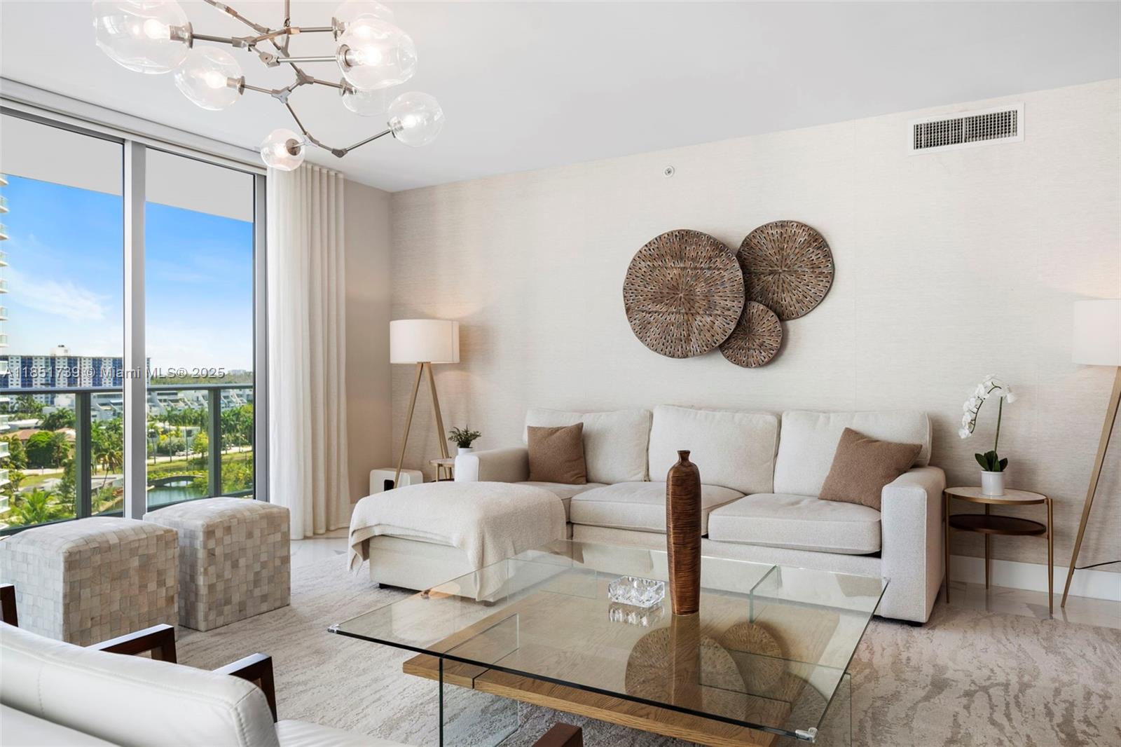 PARQUE TOWERS CONDO - Residential