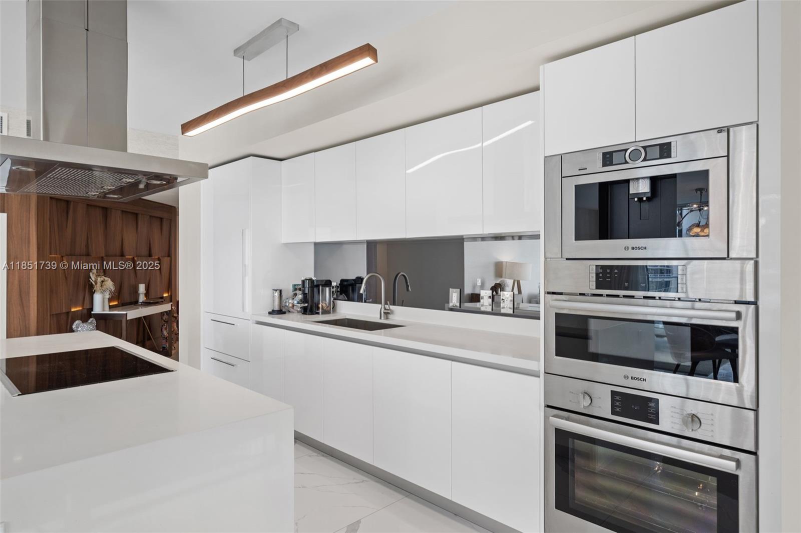 PARQUE TOWERS CONDO - Residential