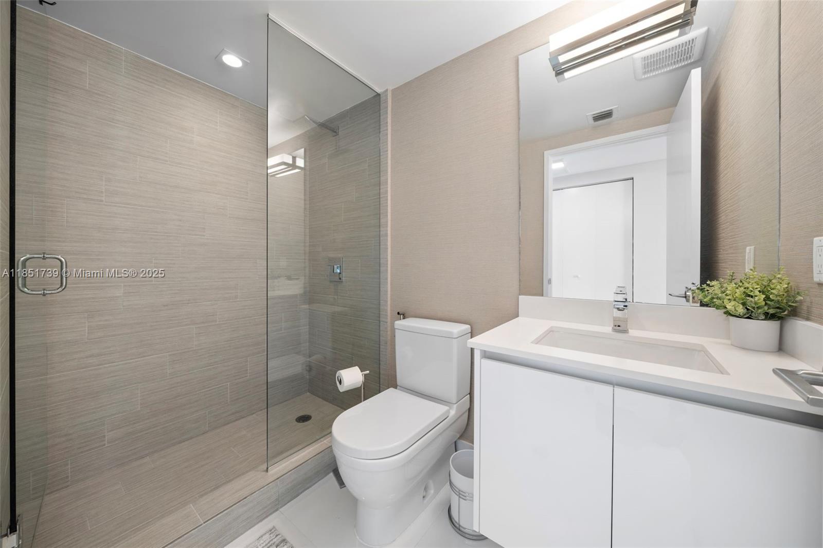 PARQUE TOWERS CONDO - Residential