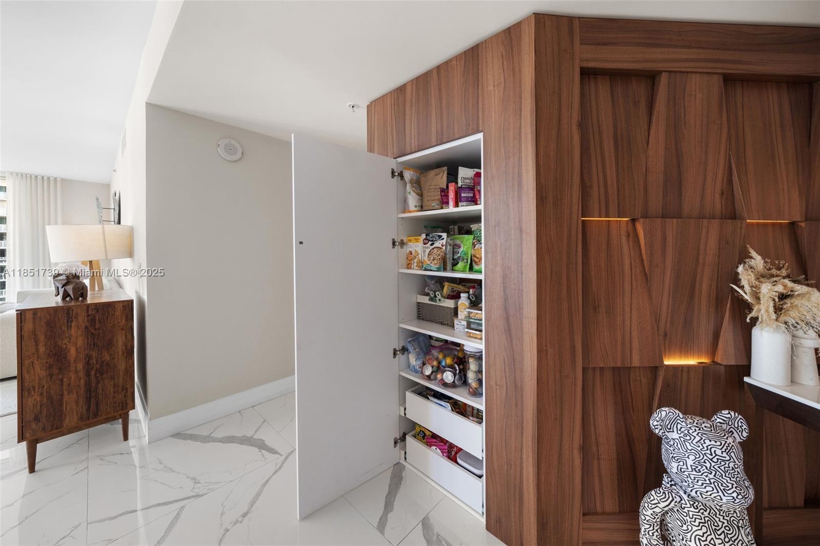 PARQUE TOWERS CONDO - Residential