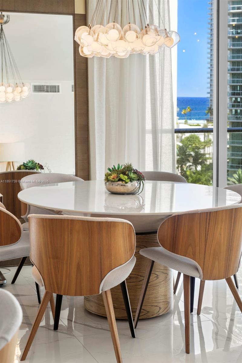 PARQUE TOWERS CONDO - Residential