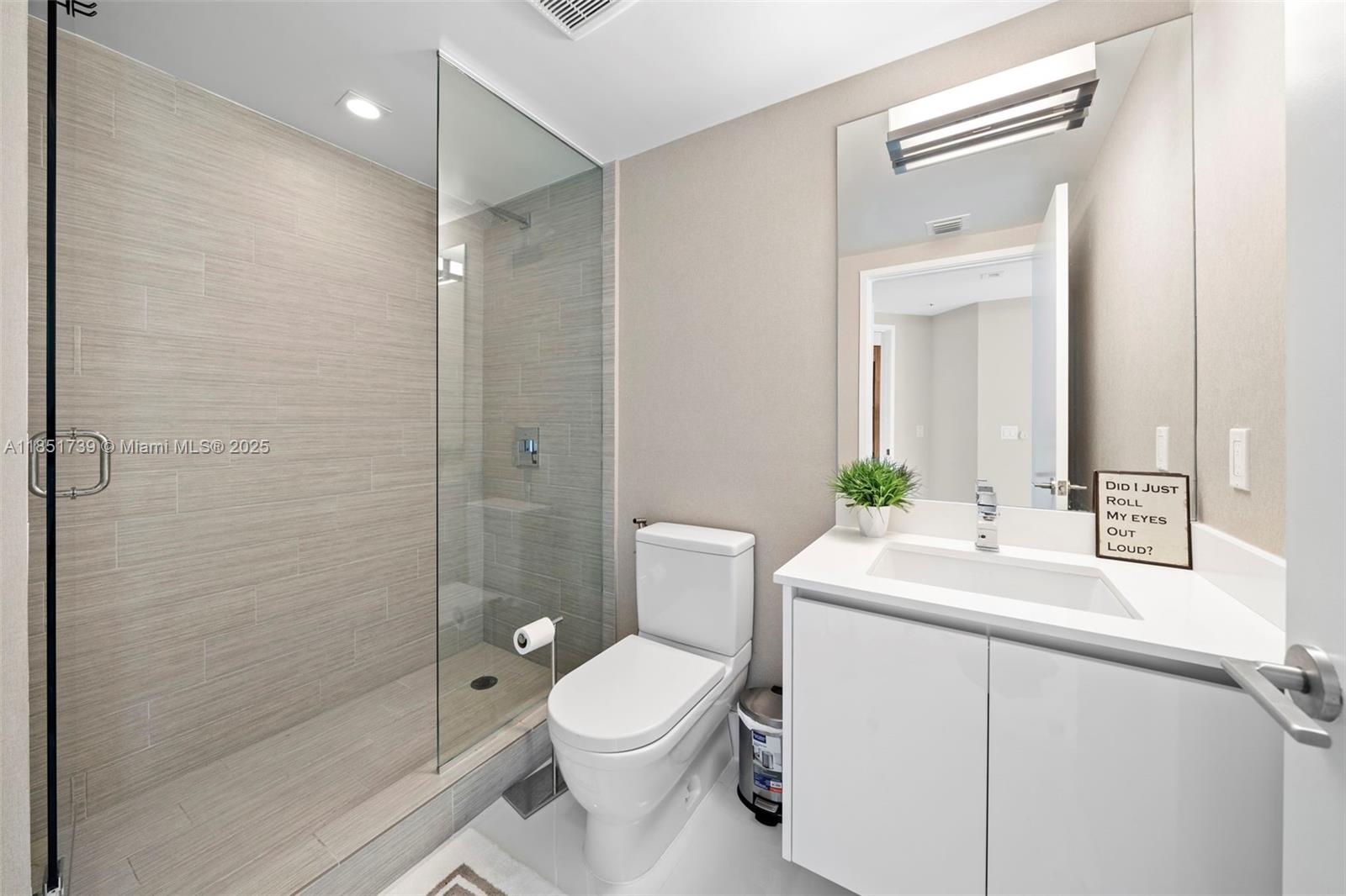 PARQUE TOWERS CONDO - Residential