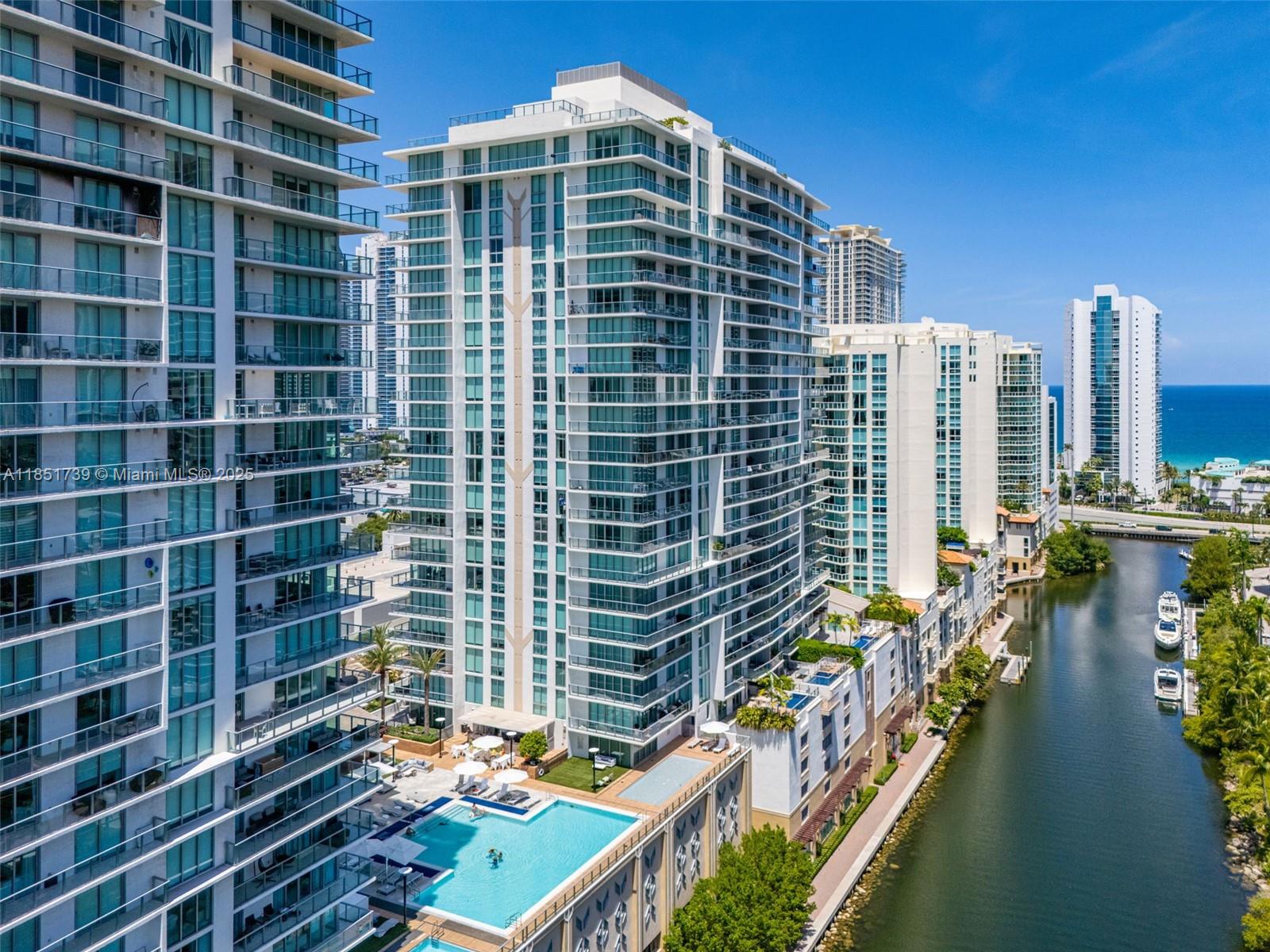 PARQUE TOWERS CONDO - Residential