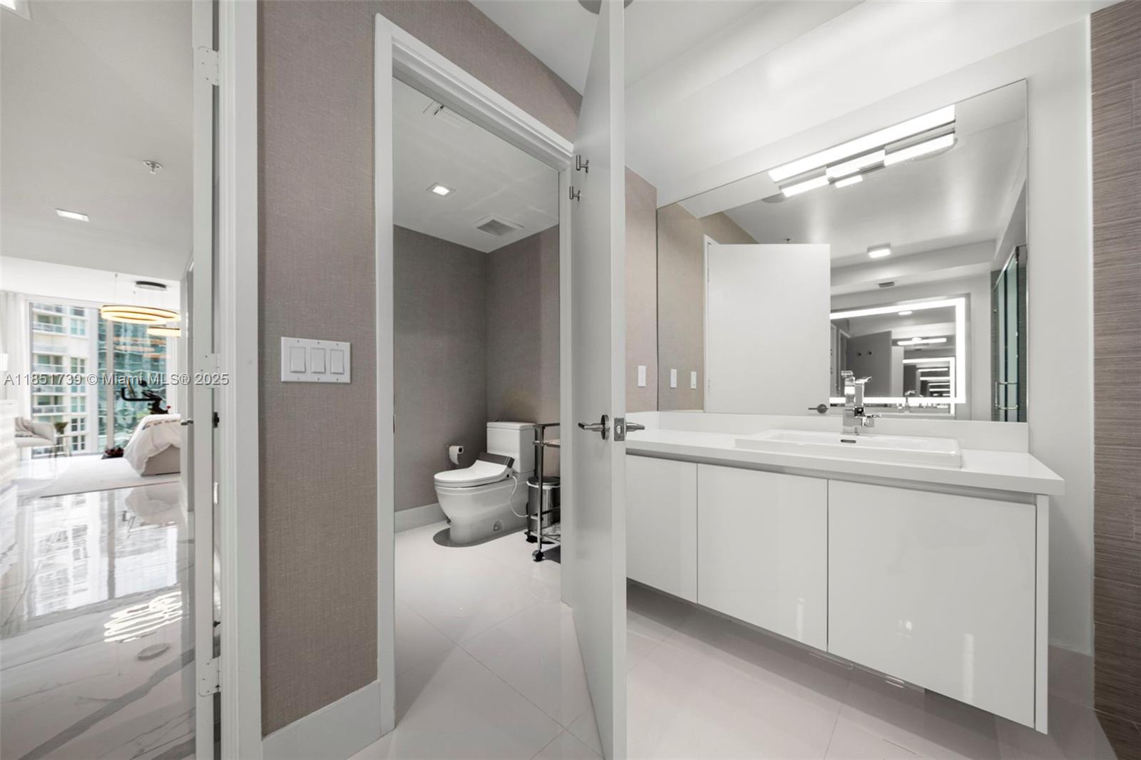 PARQUE TOWERS CONDO - Residential