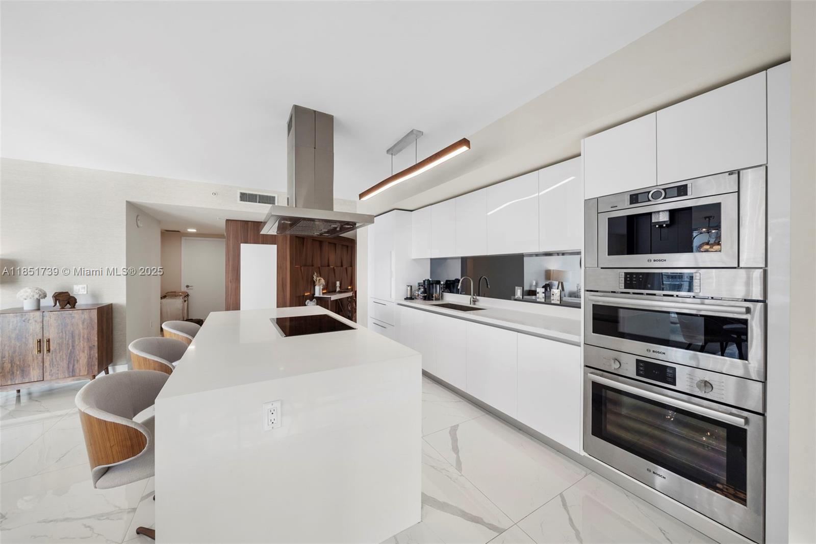 PARQUE TOWERS CONDO - Residential