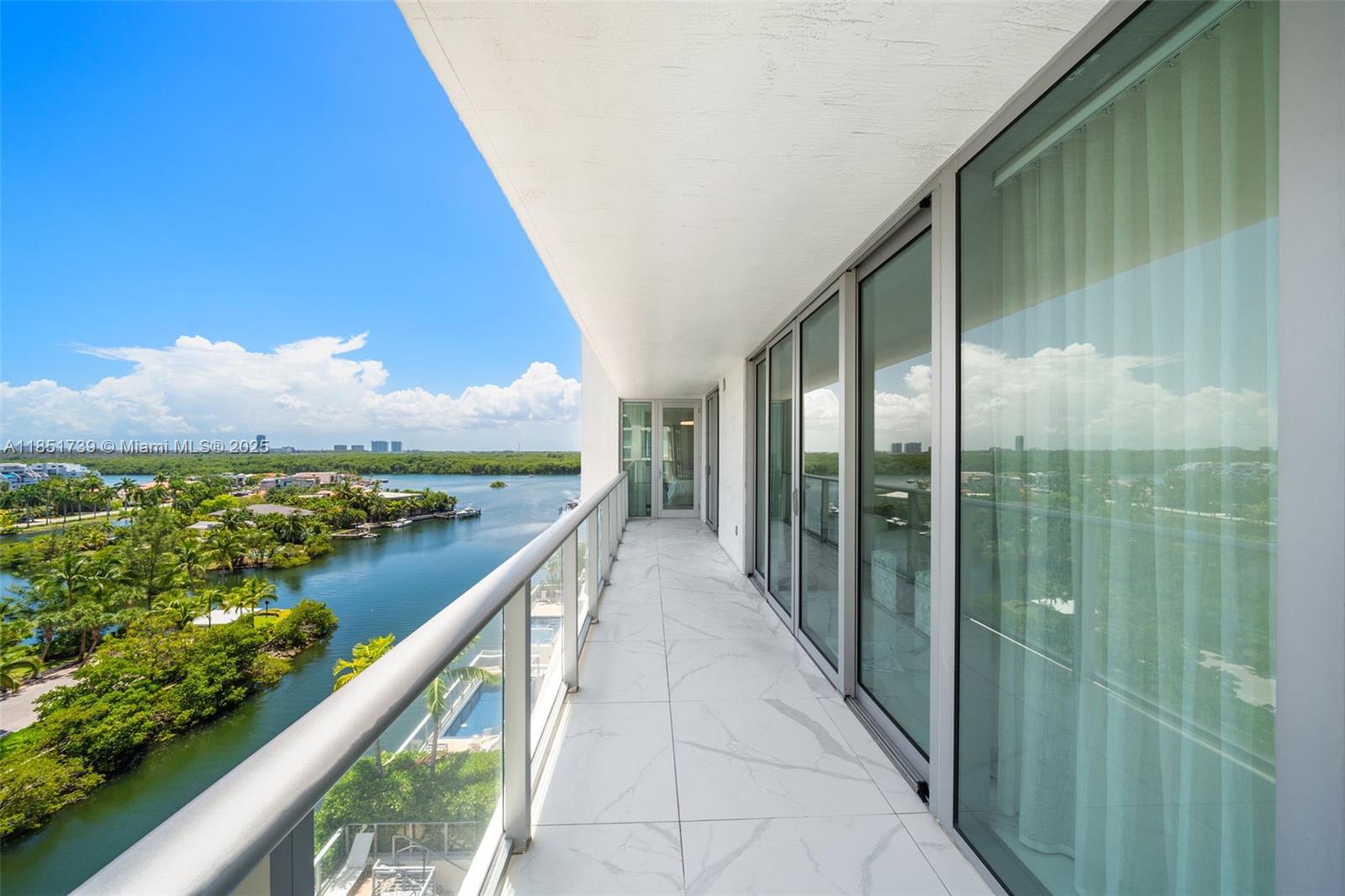 PARQUE TOWERS CONDO - Residential