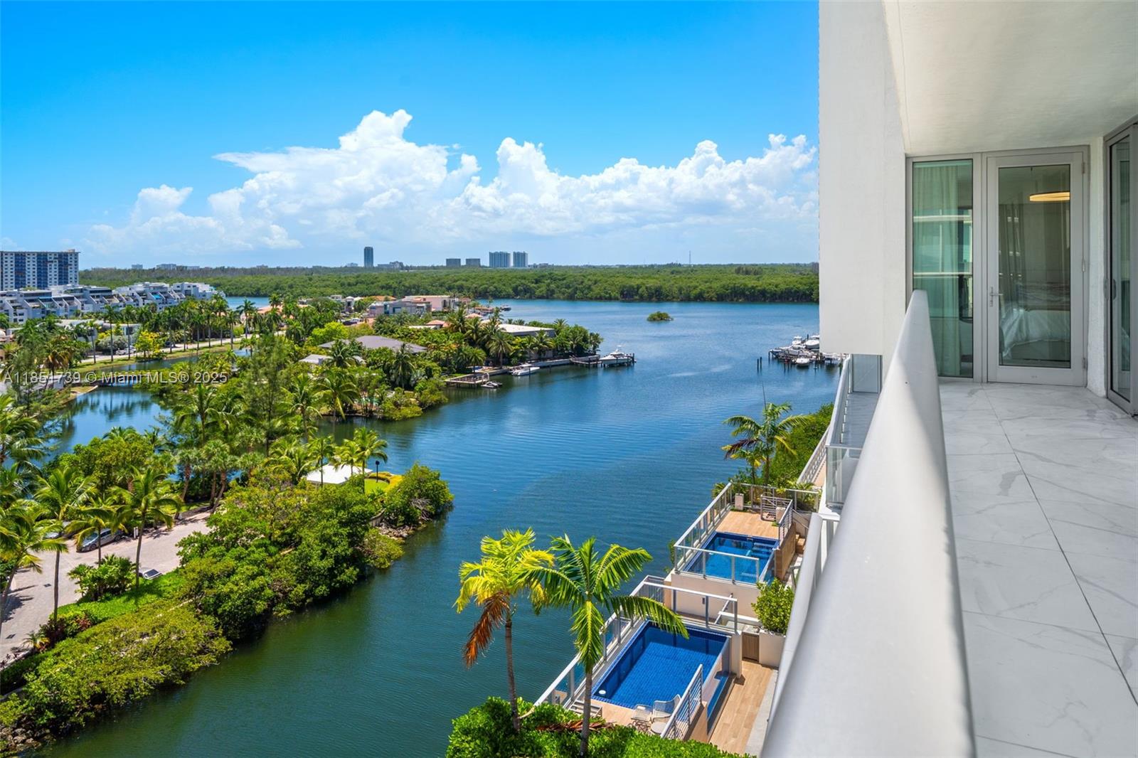 PARQUE TOWERS CONDO - Residential