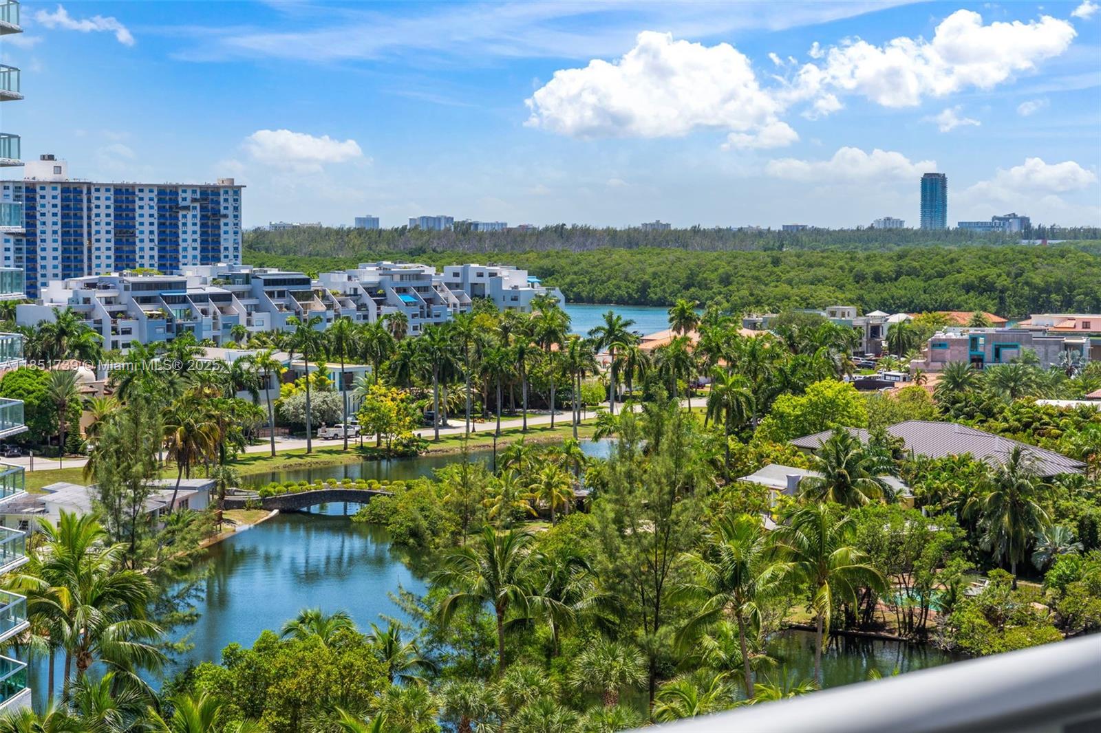 PARQUE TOWERS CONDO - Residential