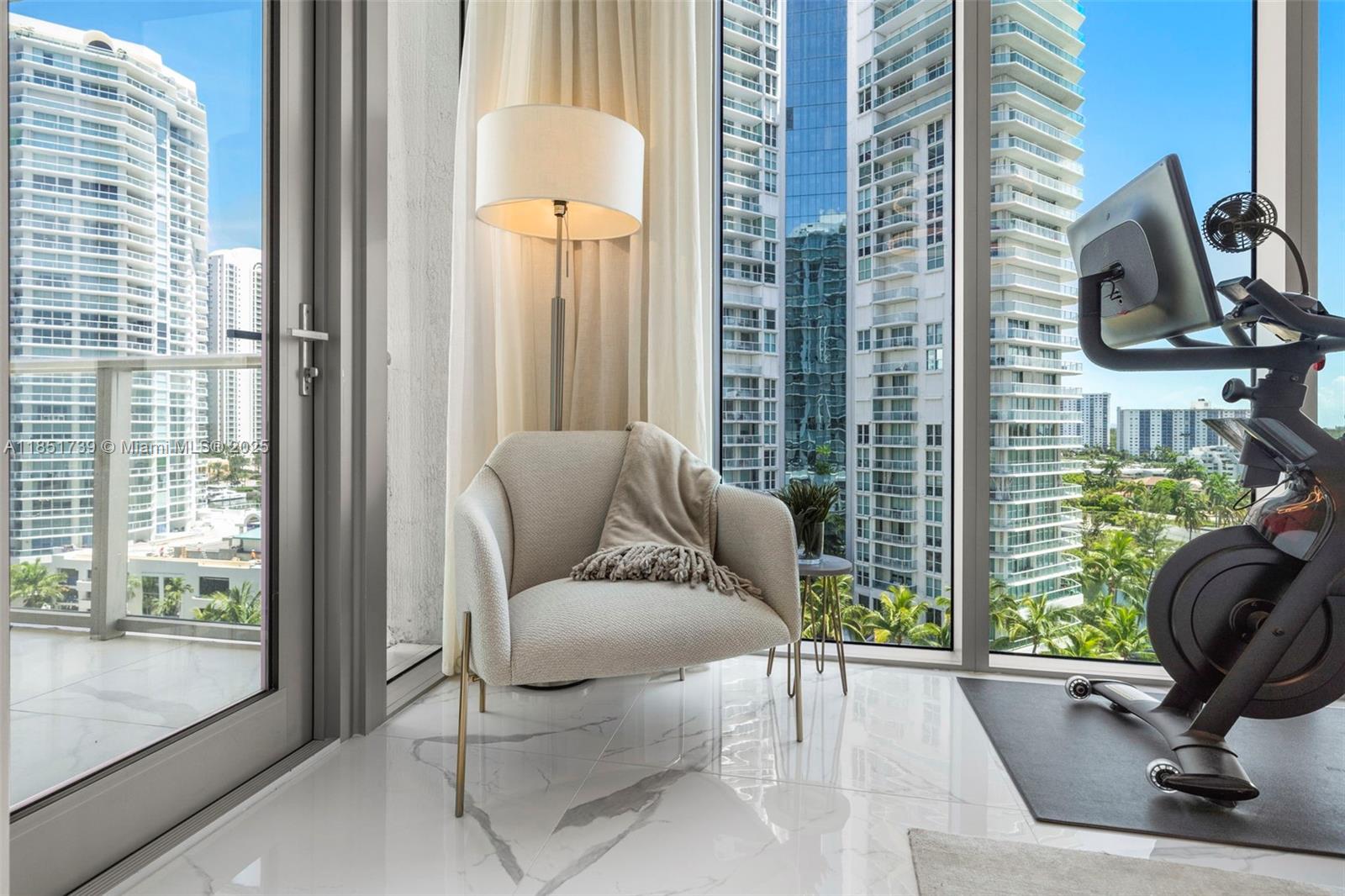 PARQUE TOWERS CONDO - Residential