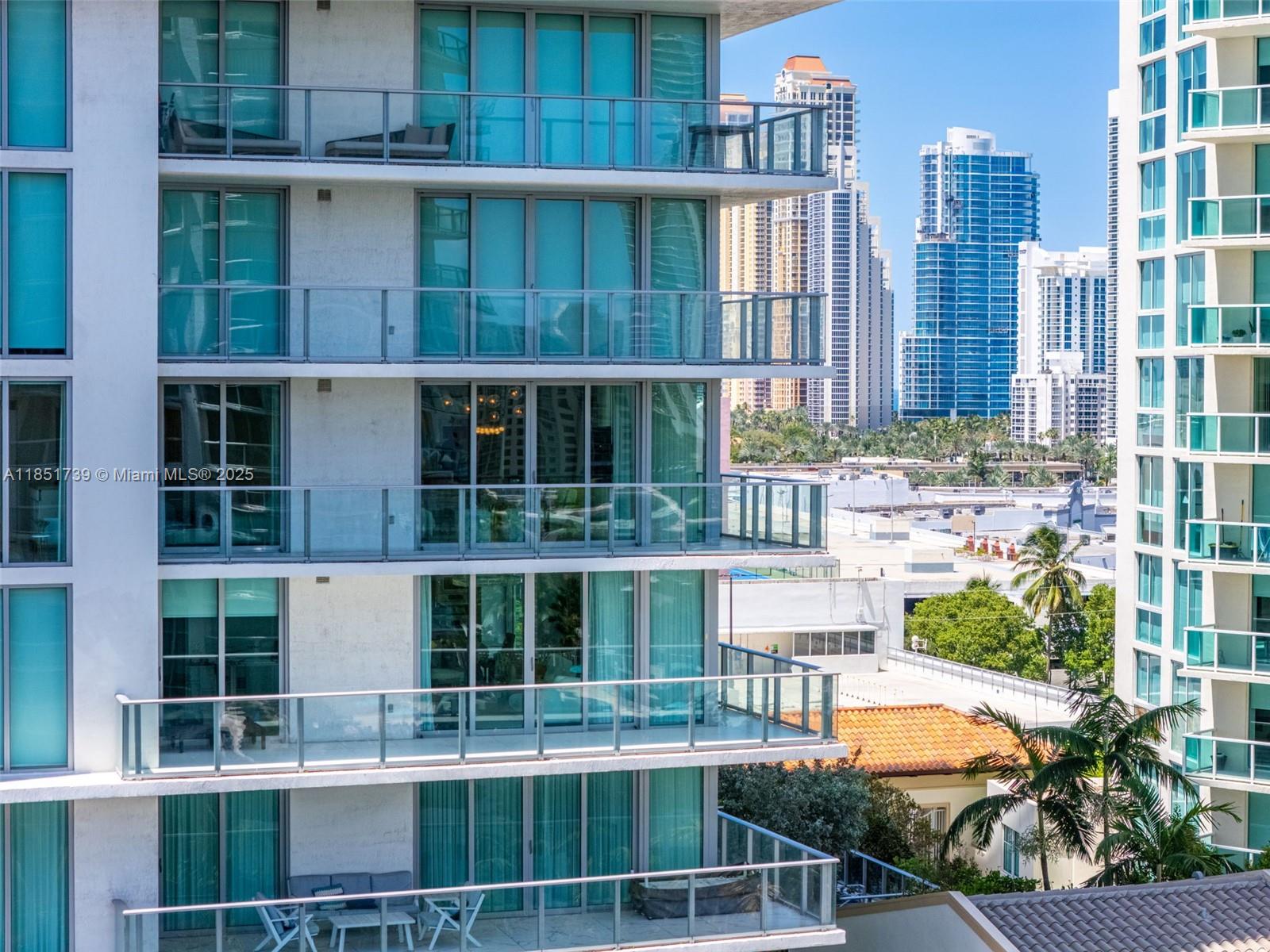 PARQUE TOWERS CONDO - Residential