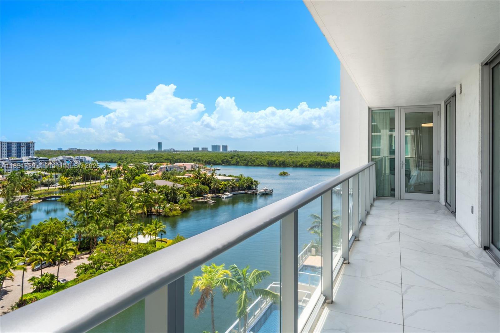 PARQUE TOWERS CONDO - Residential