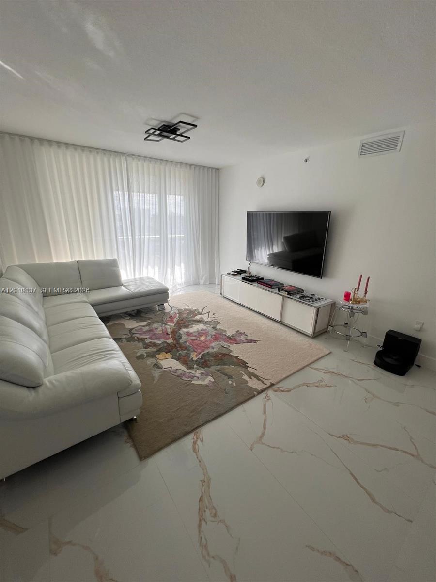 PARQUE TOWERS CONDO - Residential