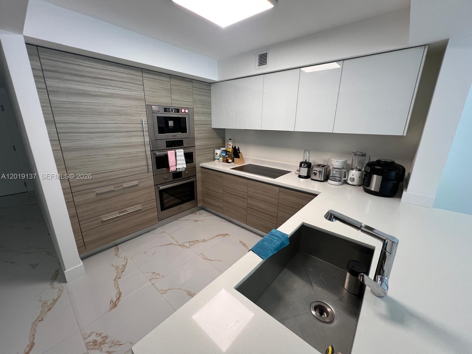 PARQUE TOWERS CONDO - Residential