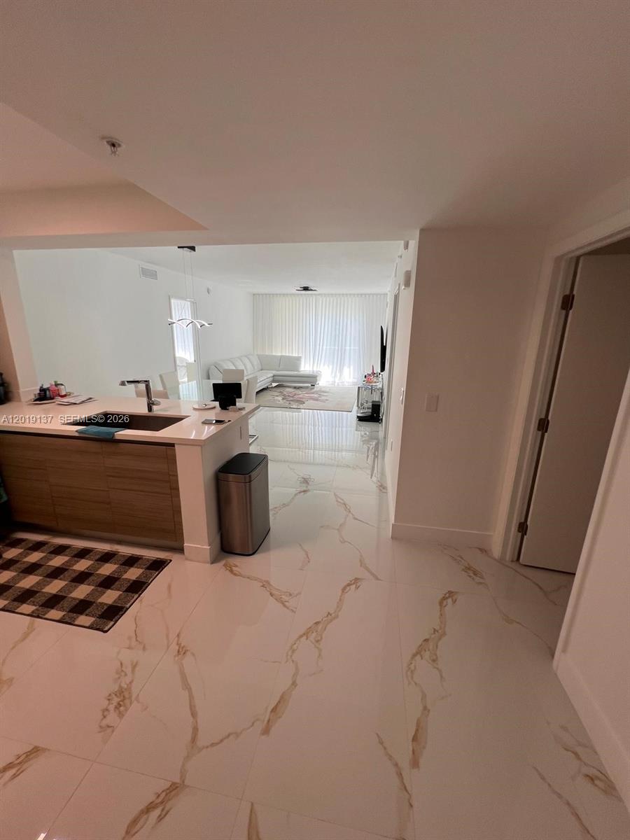 PARQUE TOWERS CONDO - Residential