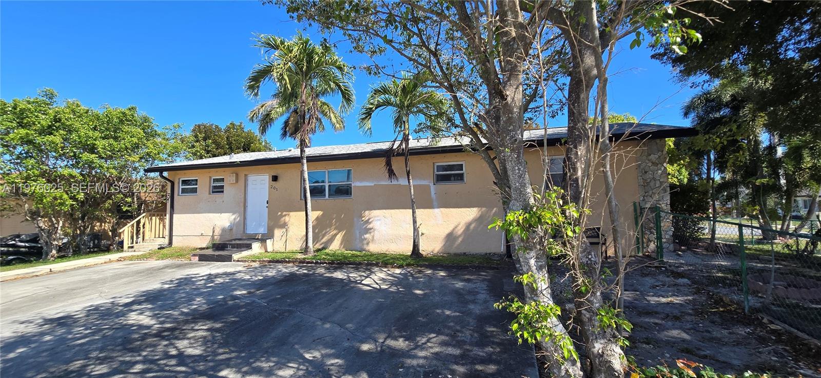 VICTORIA VILLAS - Residential Lease