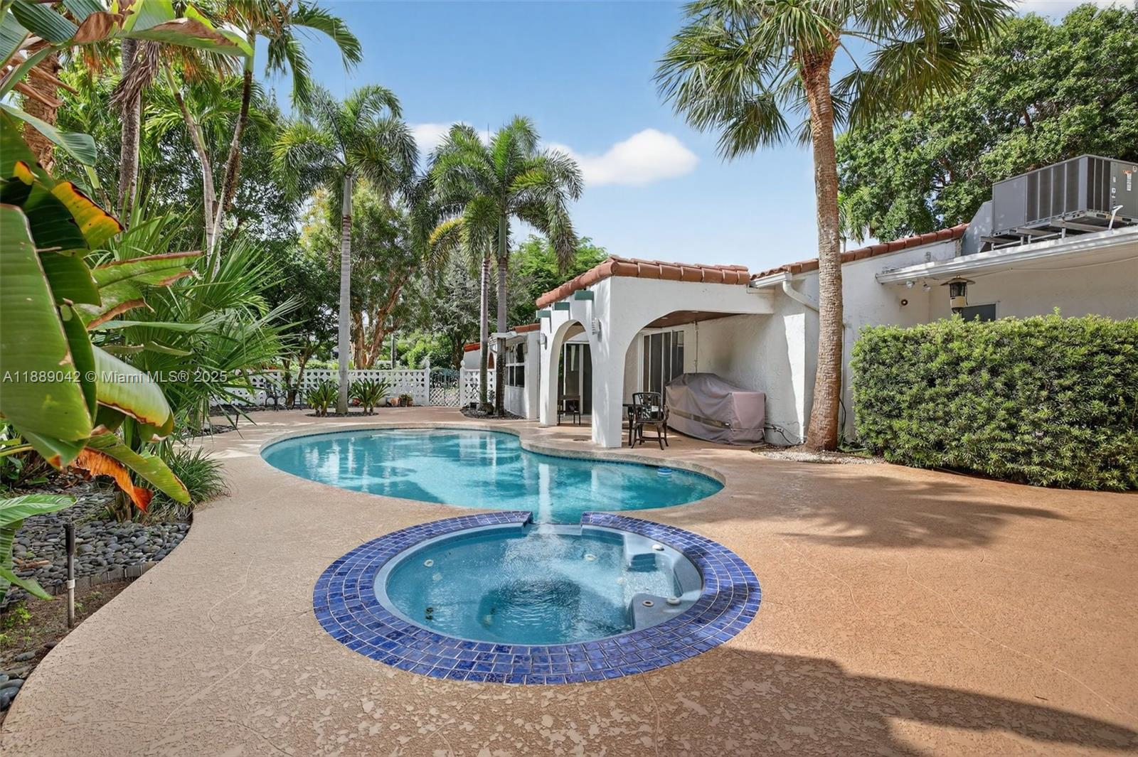 TARPON RIVER - Residential
