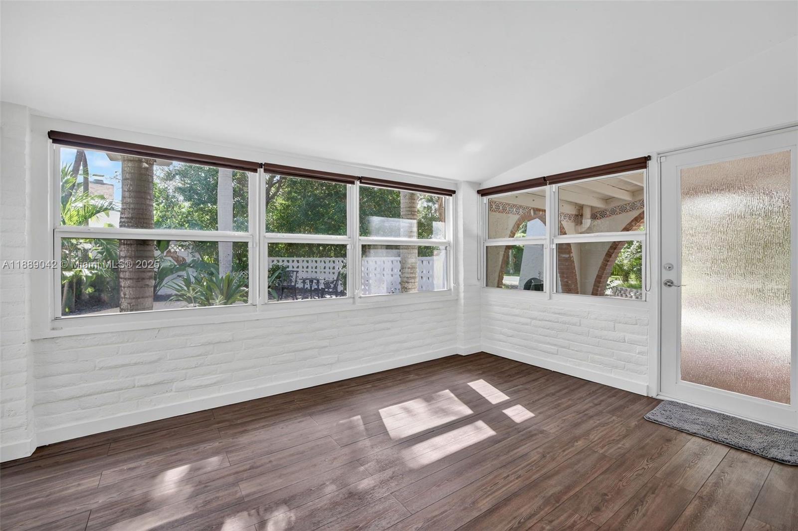 TARPON RIVER - Residential