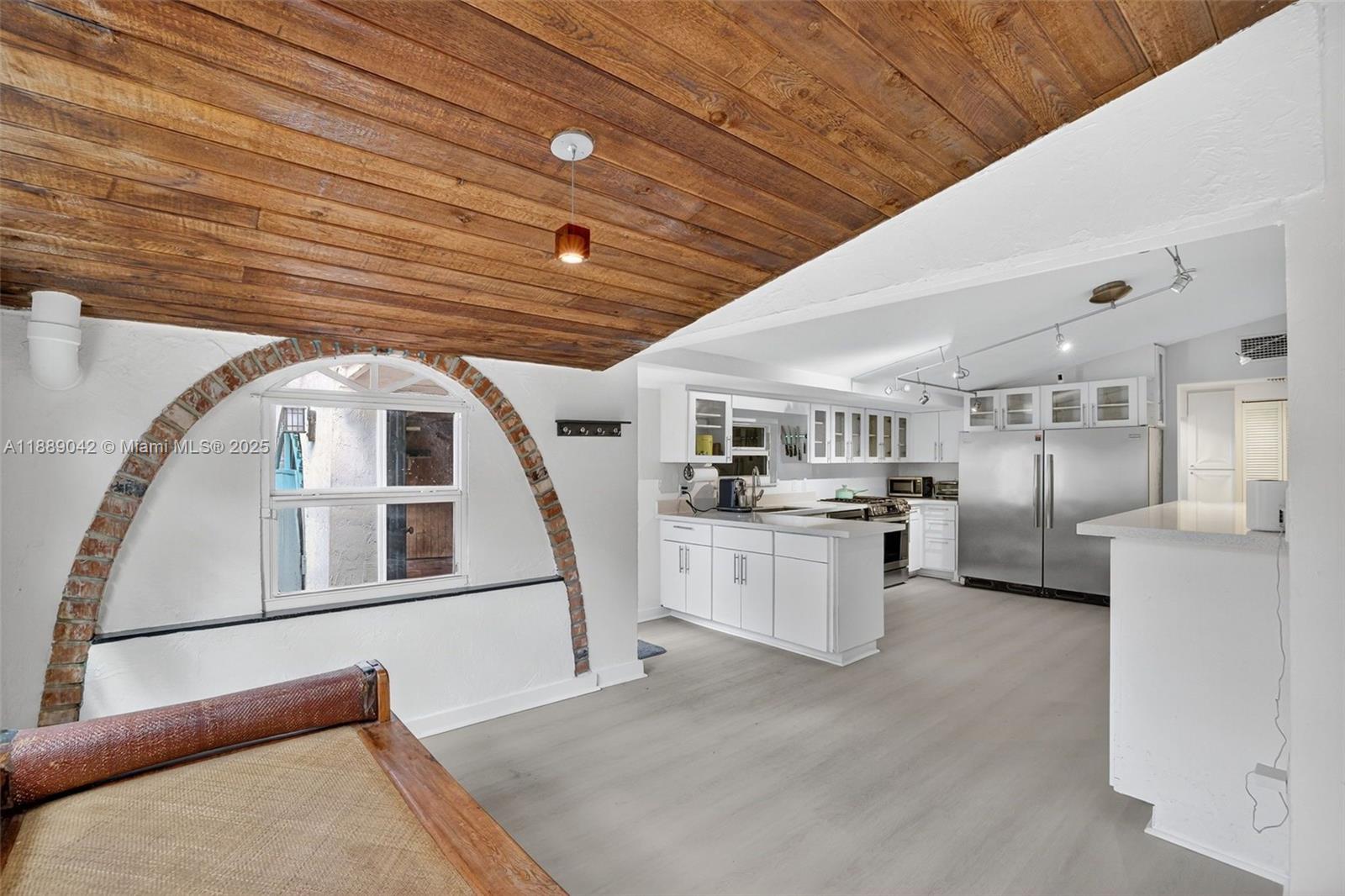 TARPON RIVER - Residential
