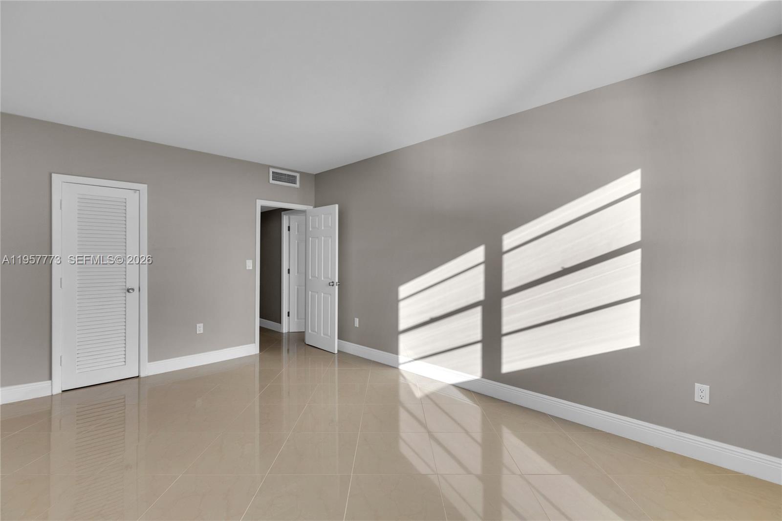 ARLEN HOUSE CONDO - Residential