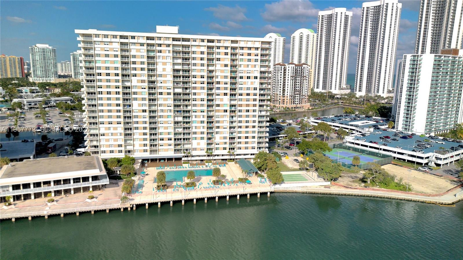 ARLEN HOUSE CONDO - Residential