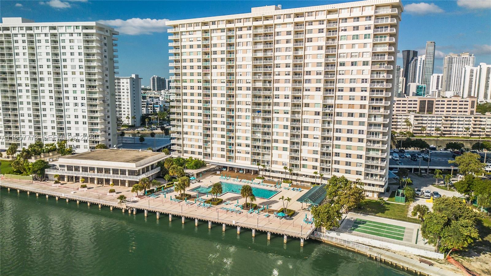 ARLEN HOUSE CONDO - Residential