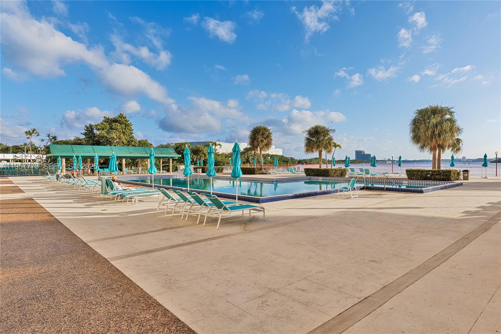 ARLEN HOUSE CONDO - Residential